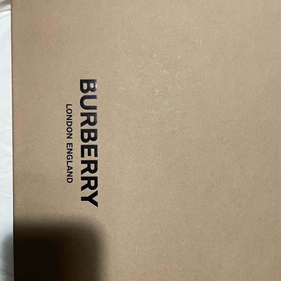 Classic Burberry Hat NWT - Picture 5 of 6